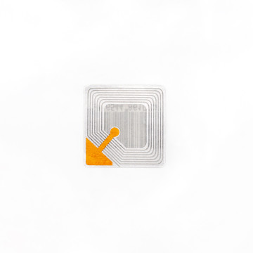 LP4040-CB-1-etiquette-antivol-rf-4x4-code-barre-lease-protect-france